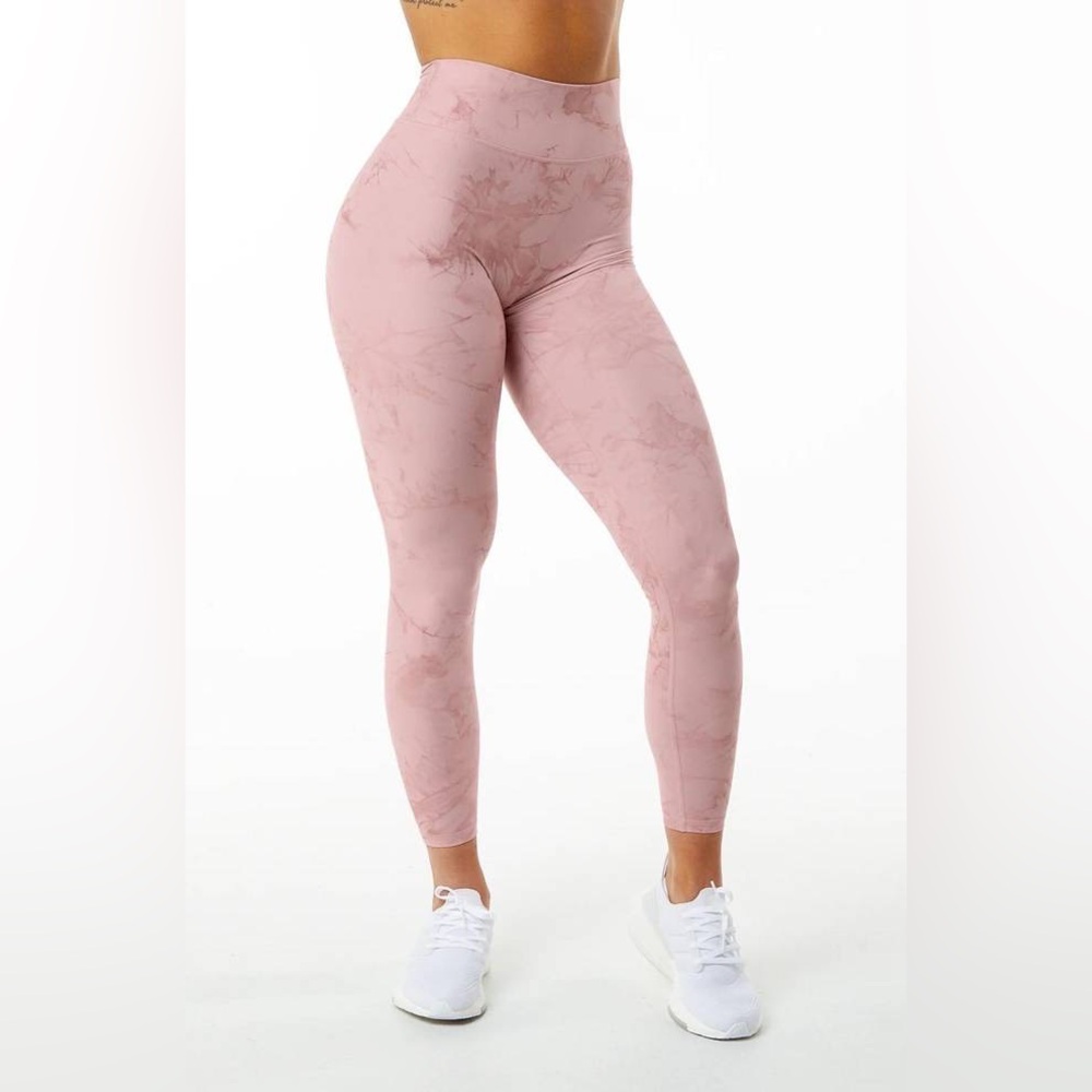 WORN-ONCE Alphalete Alphalux Legging in Marble Pink